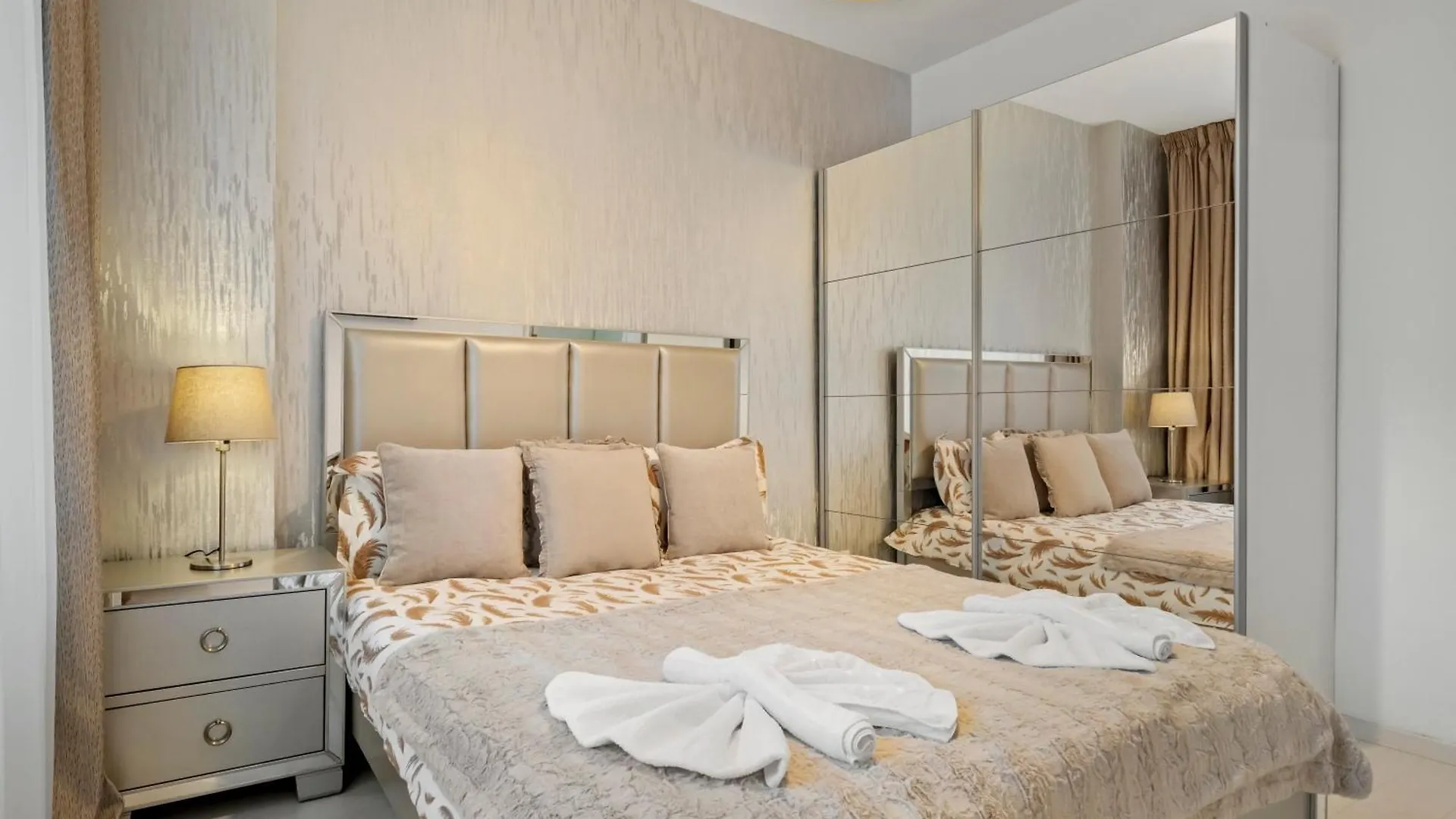 부쿠레슈티 Downtown Cozy Corner 아파트 0*,